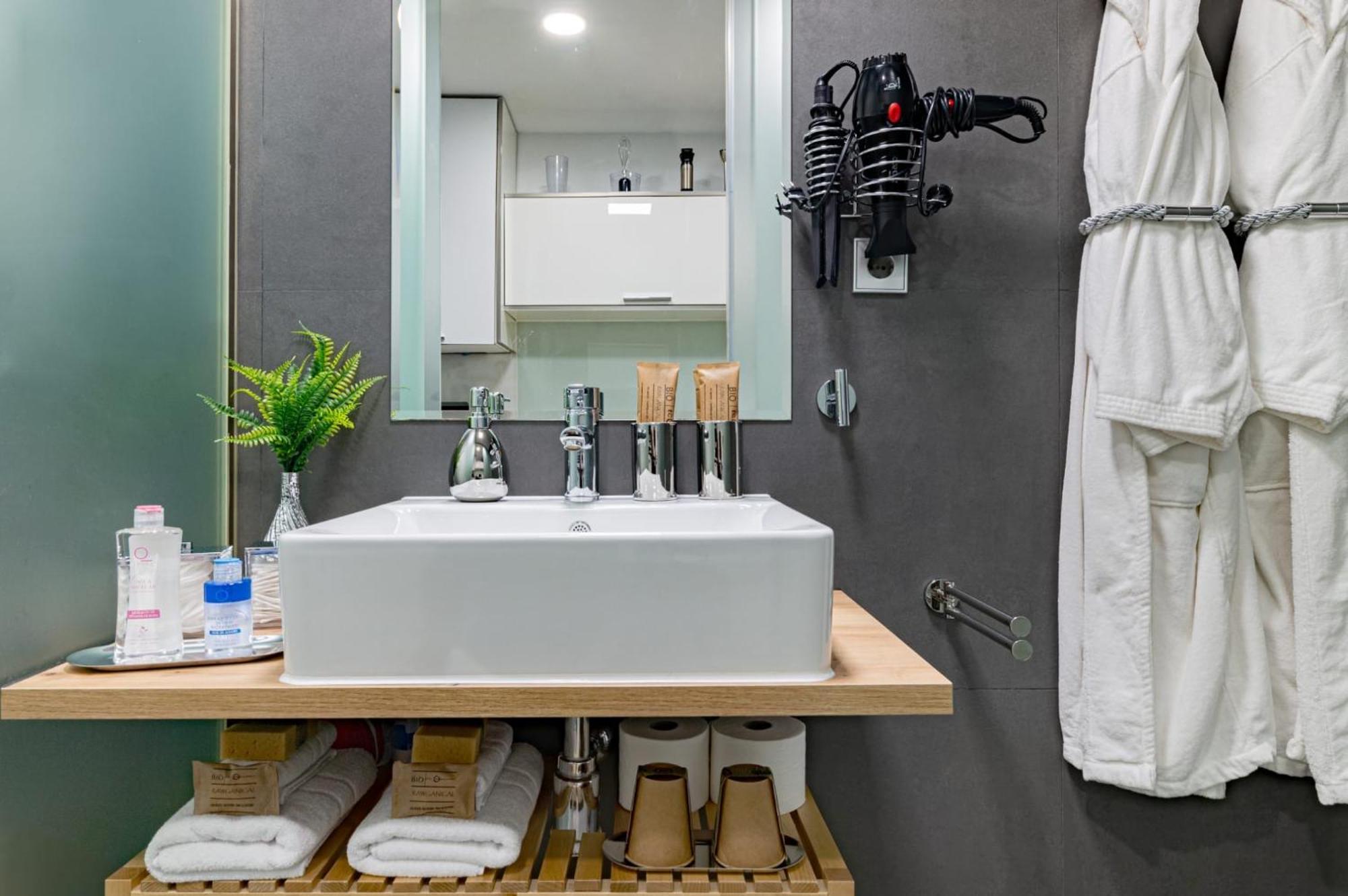 Modern Loft Near Puerta Del Sol Apartment Мадрид Екстериор снимка
